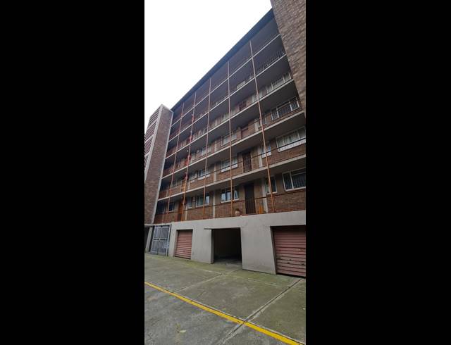 3 BEDROOM FLAT FOR SALE IN SASOLBURG CENTRAL